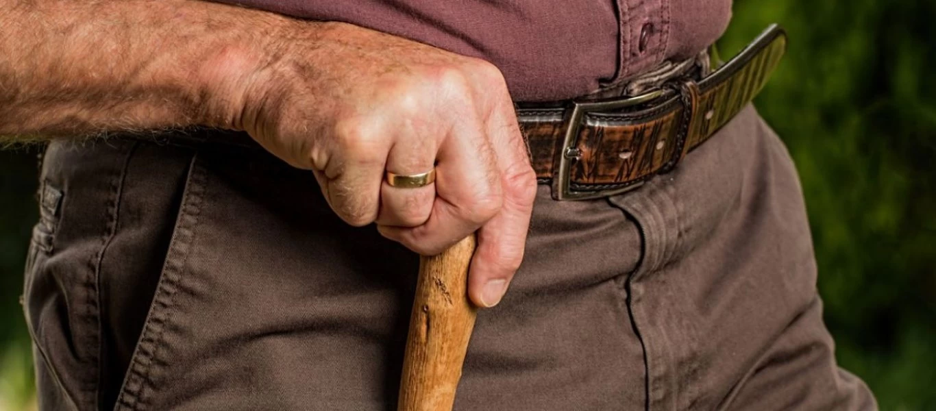 Ηλικιωμένη συμμορία στο Ηράκλειο: Τρεις… 81χρονοι απασχόλησαν γυναίκα και την λήστεψαν!